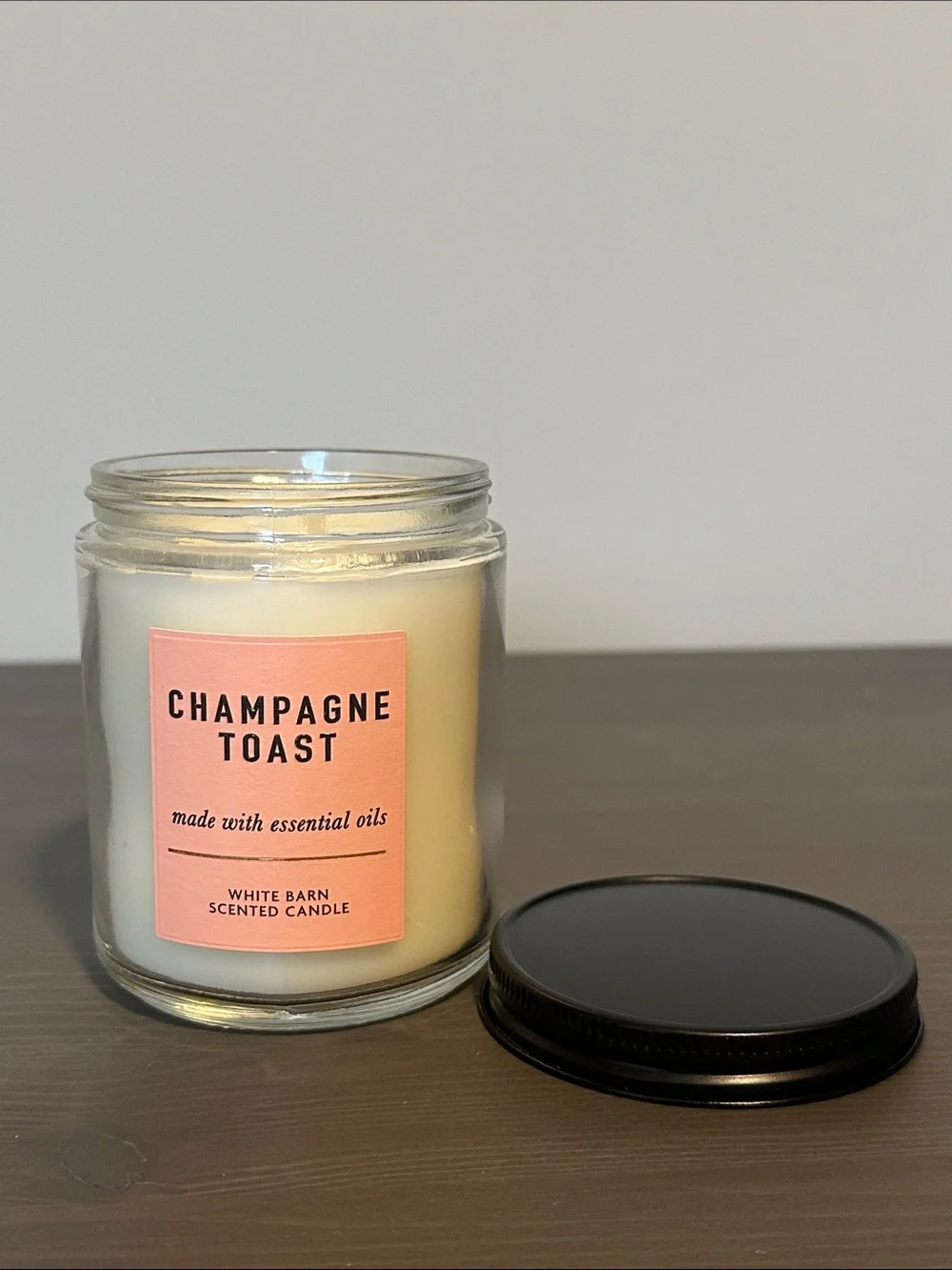 🥂 White Barn Champagne Toast Single Wick Candle 🥂 - Picture 2 of 3